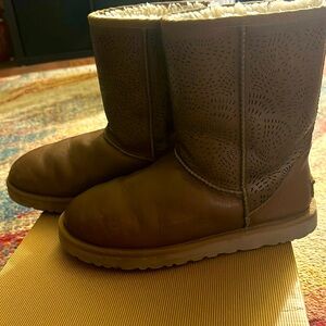 UGG Triana Perforated Boots in Seaweed